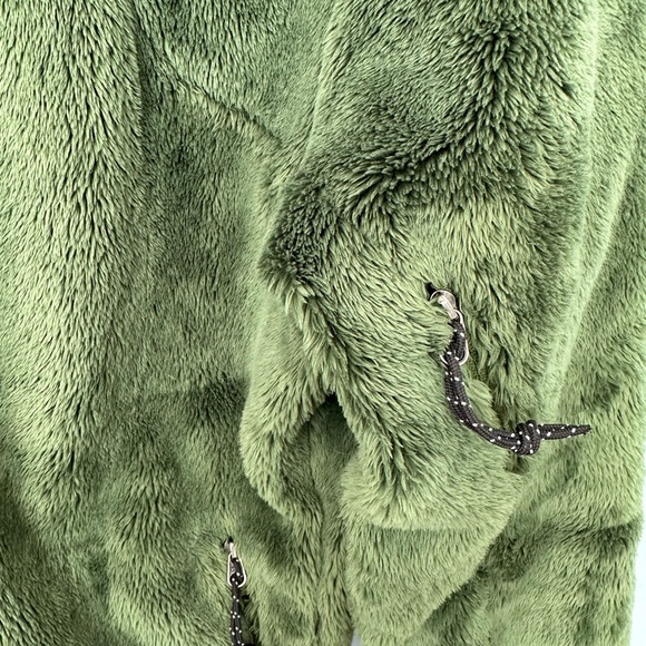 Mountain Hardware fleece jacket - Picture 7 of 7